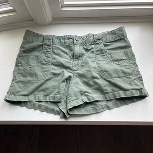 American Eagle Outfitters Green Cargo Shorts Casual Style